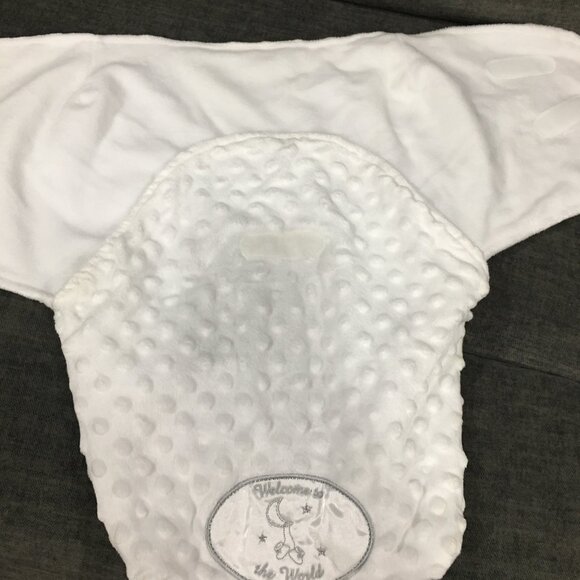 New! Infant/baby Swaddle blanket! - Picture 3 of 5